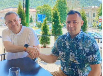 Fost prefect maghiar al Braşovului, racolat de AUR? 