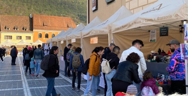 „Ziua Europei”: Târg în Piaţa Sfatului
