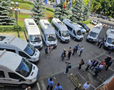 „Cartel” pentru banii de la stat. 4 firme, acuzate că și-au împărțit licitațiile pentru microbuze școlare