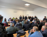 Şoferii RATBV, instruiţi să conducă preventiv. Li s-a explicat când trebuie să închidă şi să deschidă uşile autobuzelor , a fost ridicată şi problema telefoanelor mobile