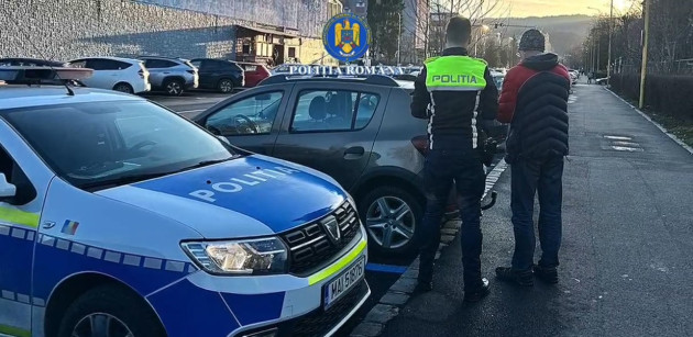 61 de pietoni prinşi în culpă. N-au scăpat cu avertisment