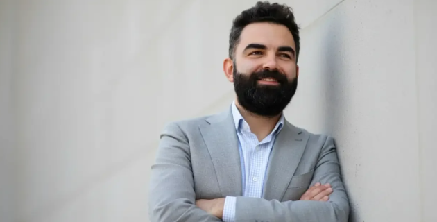 Maurer ia bani ca să termine apartamentele din Braşov