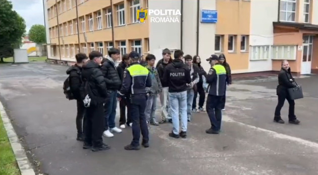 Verificări ale Poliţiei la Liceul Titulescu şi Şcoala 2