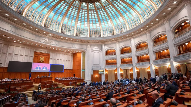 S-a votat eliminarea definitivă a E-factura pentru artişti, jurnalişti şi fermieri 