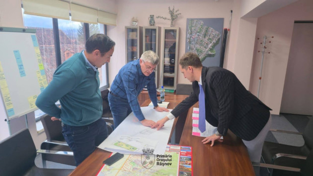Primăria Râşnov încearcă cheltuie banii prin PNRR. În această vară, în oraş ar trebui să fie amenajate piste pentru biciclişti 