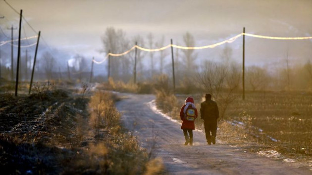 Pentru prima dată, statul reduce finanţarea per elev la oraş şi o creşte la sat
