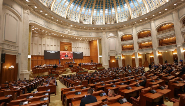 Alocaţia copiilor: 100 de lei + 250 de lei dacă mergi la şcoală