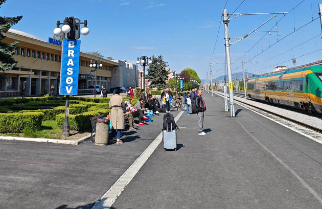 CFR, Braşov – Bucureşti: Întârzieri de aproape 3 ore  