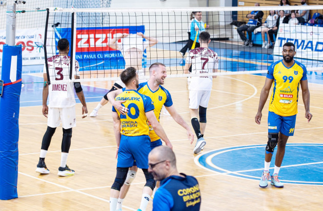 Corona conduce Rapidul cu 2-0 în duelul pentru Challenge Cup