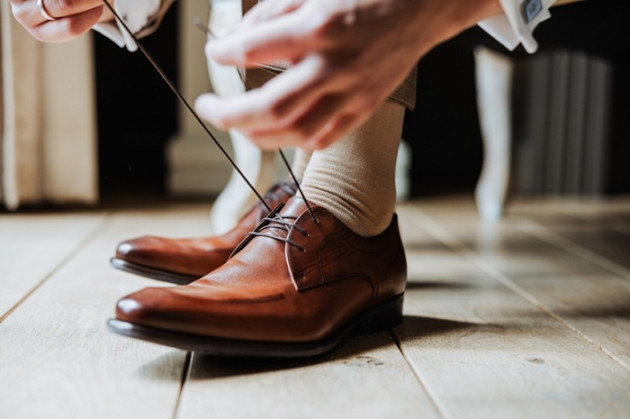 Pantofi din piele vs materiale sintetice: Ce să alegi?