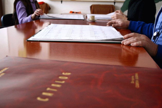 Cât ar urma să câştige un profesor debutant din 2027: + 700 de lei la salariu, - 750 de lei la sporuri