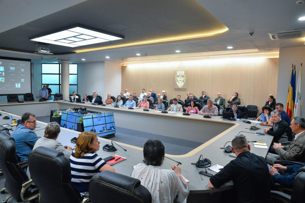 Opoziţia a devenit inutilă: Proiectul Catedralei Braşovului nu poate fi oprit. A apărut însă o nouă revendicare: „Nu vrem biserică bizantină” 