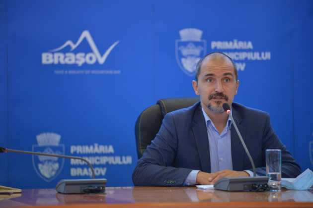 Localităţile din judeţul Braşov mai au câteva zile pentru a intra în parteneriatul SMID Braşov. În lipsa acestor documente, judeţul riscă să piardă 153 milioane de euro şi să rămână „îngropat în gunoi” 
