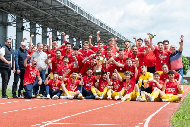 Corona a primit trofeul Ligii 4 Brașov
