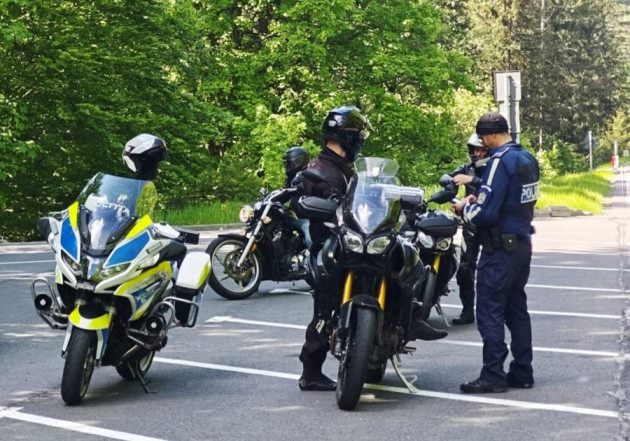 20 de motoare oprite pe Drumul Poienii