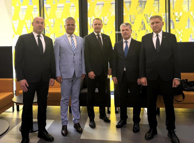 Președintele Poloniei a semnat în cartea de onoare a Aeroportului Brașov