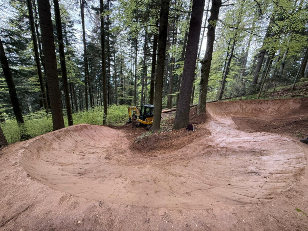 Traseele de mountain-bike din Poiana Braşov, deschise în două sau trei săptămâni 