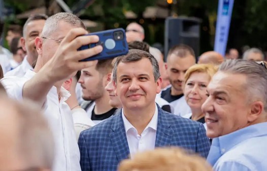 Marea concediere politică