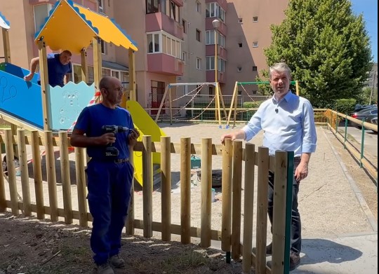 Loc de joacă „la schimb” pentru copii de pe strada Nucului din Brașov   