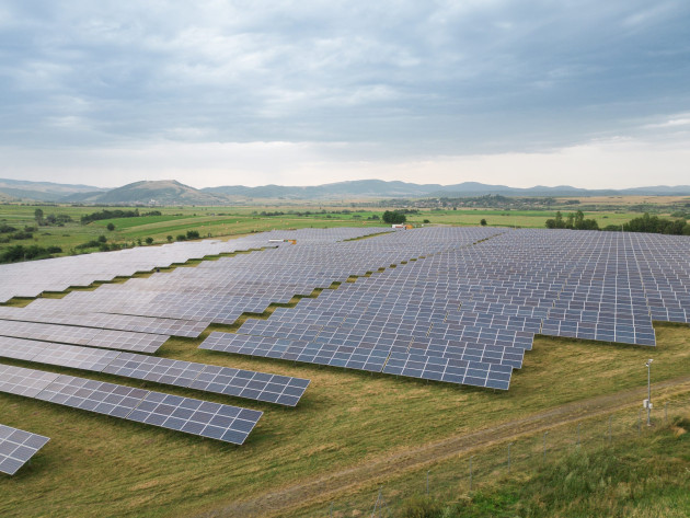 Curentul produs de parcul fotovoltaic al oraşului Braşov ar putea fi stocat