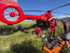 Bărbat atacat de urs pe DJ104A. A fost adus cu elicopterul la Braşov, cu capul şi abdomenul sfâşiat