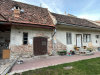 S-a îndrăgostit la Braşov de casele săseşti. După 4 ani de căutări, s-a mutat, împreună cu familia, într-o casă veche de peste 120 de ani