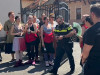 Război total la Opera Braşov. Directorul a fost scos din instituţie de Poliţie. Angajaţii l-au „petrecut” până la maşina echipajului care i-a venit în ajutor şi i-au „urat” să nu se mai întoarcă, pe fundalul scandărilor cu „Demisia!”