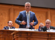 Guvernul Veștea nu a trecut de Parlament. Avea nevoie de 233 de voturi, dar a obținut 189 