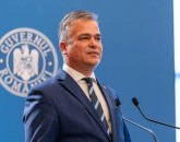 PNL l-a declarat pe Adrian Veștea „în afara partidului”. Conducerea partidului a luat act de faptul că premierul desemnat nu a respectat ultimatumul