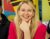 Kseniia Makeeva vine la Corona
