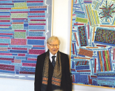 Înapoi în Braşov, la 89 de ani. Reinhardt Schuster, unul dintre cei mai importanţi artişti saşi contemporani, vernisează la Rectorat expoziţia „Memento”
