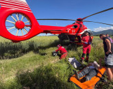 Bărbat atacat de urs pe DJ104A. A fost adus cu elicopterul la Braşov, cu capul şi abdomenul sfâşiat