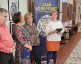 Prin ochii femeilor: soroptimistele expun la Braşov