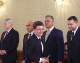 Surse: Adrian Veştea nu se retrage după întâlnirea de la Cotroceni. Pe ce voturi se bazează de fapt