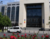 Din Brașov, crede în a lui „Justiție”: S-a luptat cu Băsescu, a cerut „Turul 2 înapoi”, acum a deschis proces pentru  dizolvarea PNL, USR și a UDMR 
