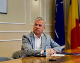 Adrian Veştea vrea să schimbe PNL: „Îmi anunţ oficial intenţia de a candida pentru funcţia de preşedinte”. Două lovituri într-o zi pentru Ilie Bolojan