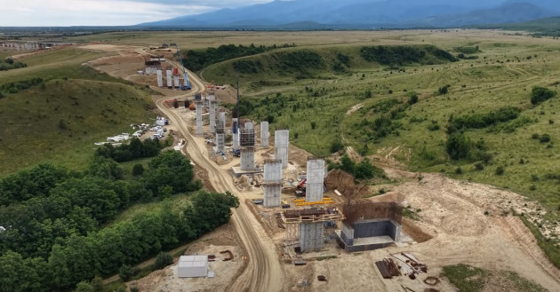 500 de muncitori pe şantierul A13, Sibiu - Făgăraş