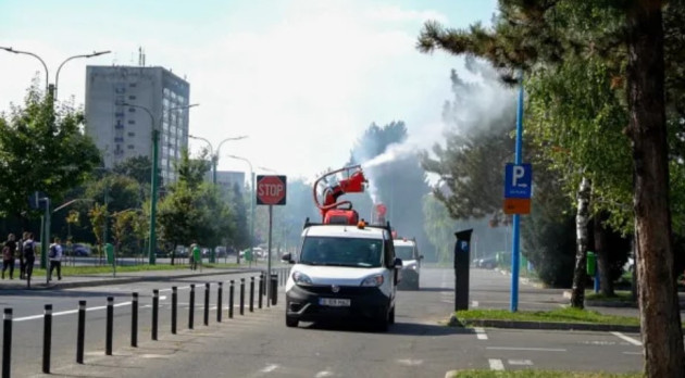 INFORMAREA POPULAŢIEI: dezinsecţie combatere ţânţari şi căpuşe pe domeniul public şi privat; tratamente fitosanitare pentru combatere boli şi dăunători la trandafiri şi buxus; larvicidare lucii de apă  