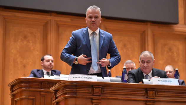 Guvernul Veștea nu a trecut de Parlament. Avea nevoie de 233 de voturi, dar a oținut 189 
