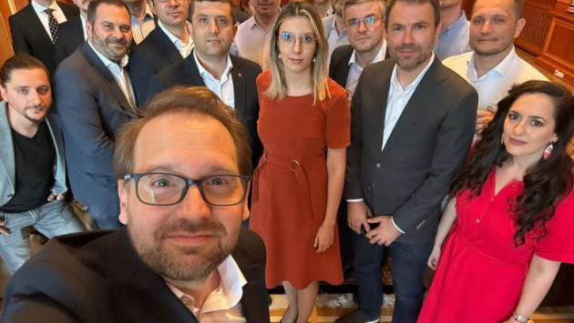 Pentru Fritz, oglinda
