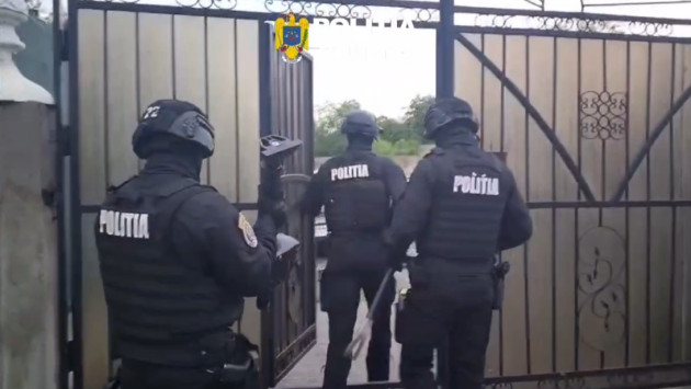 Vindea maşinile clienţilor. Anchetă penală la un service din Bod