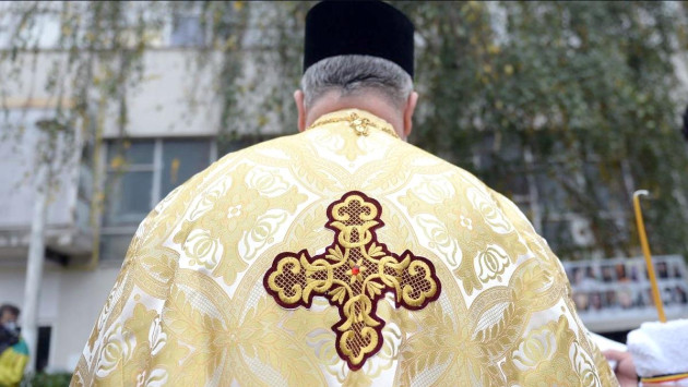 Cât vor câştiga preoţii după noua lege