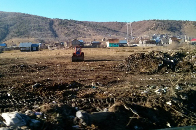 Gârciniul, iar plin de gunoaie. Încă o curăţenie, 200.000 de lei