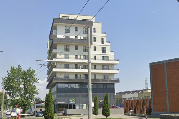 Premieră în Braşov: primul bloc cu „etaj tăiat”. L-a construit ilegal, a sperat la derogare 