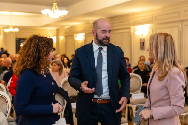 Şoferii nu vor plăti, din nou, vigneta. Lege pornită de la Braşov, iniţiată de deputatul PSD Augustin Hagiu  