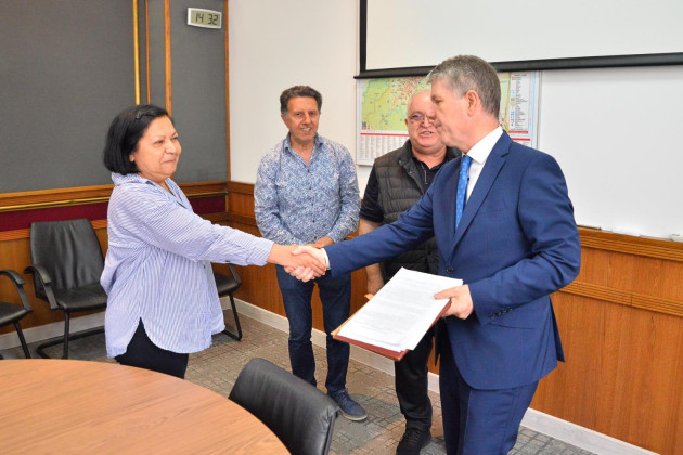 187 milioane de lei, pentru 88 de autobuze electrice. Vehiculele au o capacitate de 76 de pasageri și vor fi utilizate pe liniile RATBV din municipiul Brașov