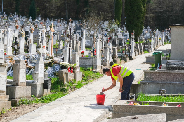 Se digitalizează cimitirele Şprenghi şi Municipal. Soft pentru 41.000 de morminte, 303.000 lei 