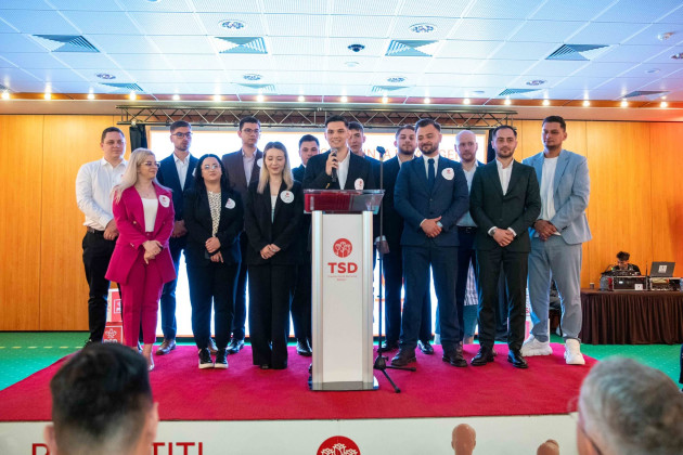 Tinerii din PSD şi-au ales liderii: Vlad Popa preia Braşovul, Alexandru Guzun rămâne cu judeţul