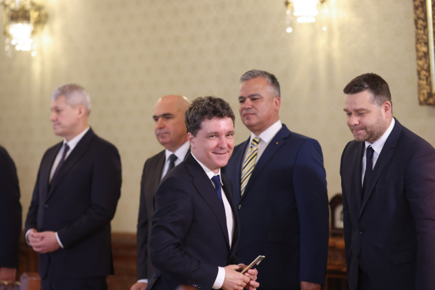 Surse: Adrian Veştea nu se retrage după întâlnirea de la Cotroceni. Pe ce voturi se bazează de fapt