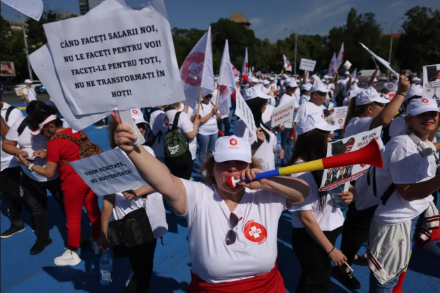 Miercurea protestelor:  „Acum ni se spune că o să scadă şi cu 2.000-2.500 de lei salariul”
